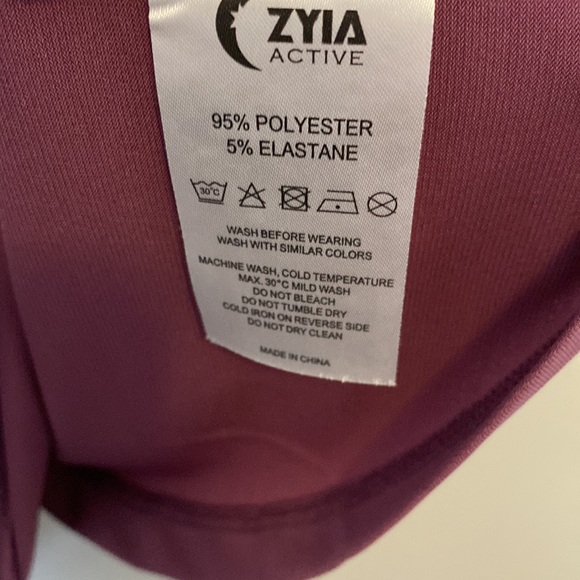 New with tags Zyia tank top with open back - Picture 7 of 9